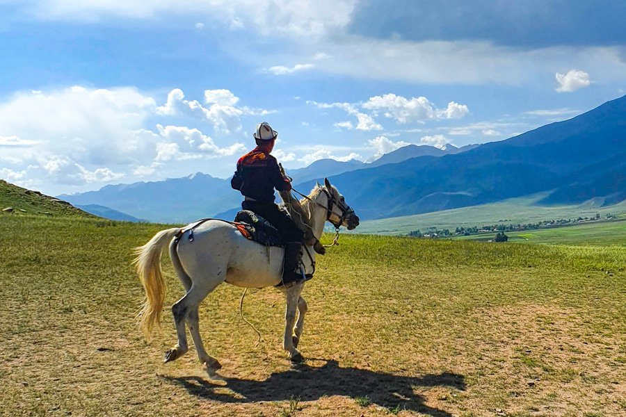 Horse Riding To Song-Kol Lake – 5 Days