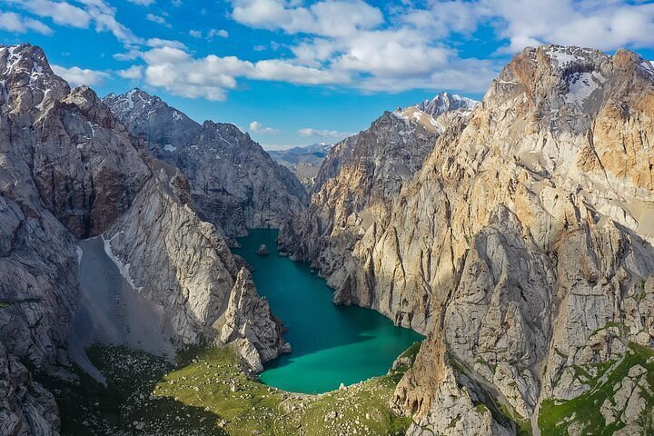 Amazing Kyrgyzstan – 7 Day Road Trip
